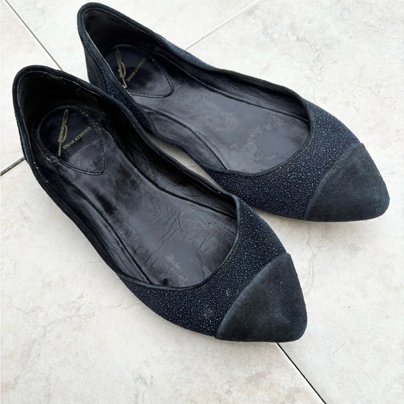 Brian Atwood BF Avignon Flats navy suede pointed toe flaws size 7.5 - Picture 1 of 7